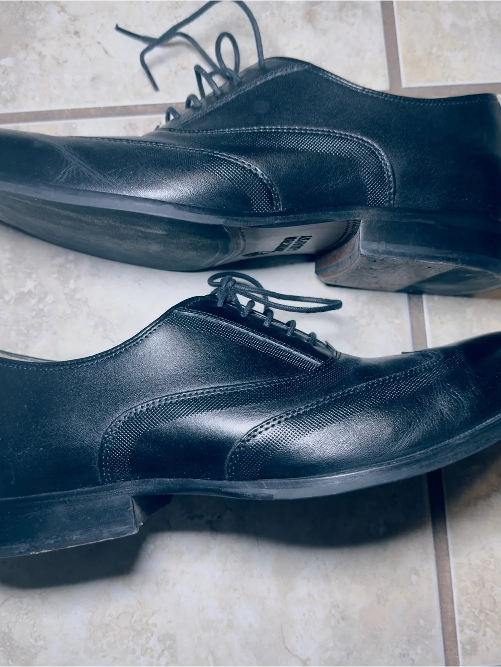 Johnston & Murphy Men's Sheepskin Classic Black Leather Dress Oxfords